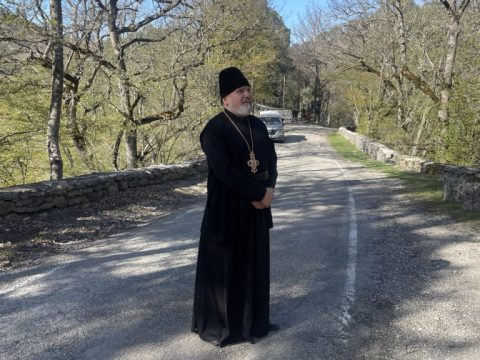 18 октября братия и прихожане монастыря  поздравляют своего игумена, архимандрита Илариона, с днем рождения